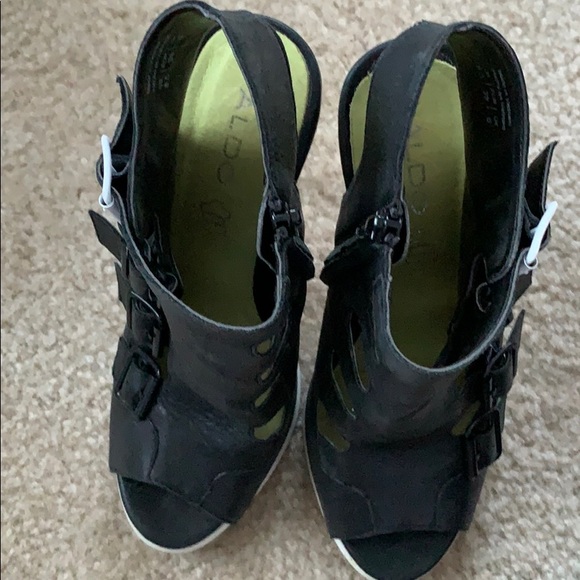 ALDO “WIOLETTA” heels with white heel! So unique - Picture 4 of 4